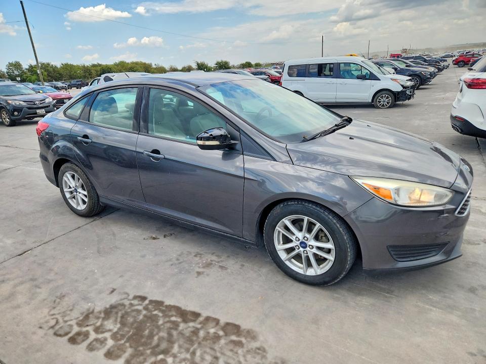 Photo 4 from auction – 2015 FORD FOCUS with VIN 1FADP3F26FL349989
