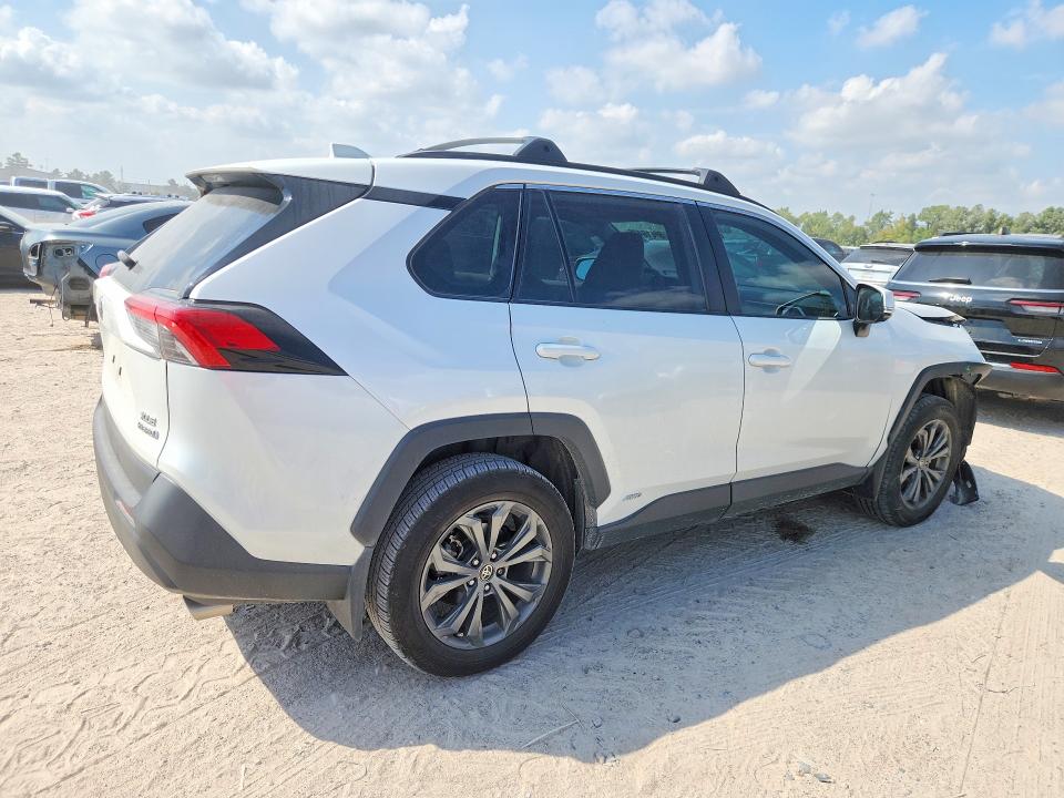 Снимка 3 от търг – 2024 TOYOTA RAV4 с VIN 4T3B6RFV4RU147834