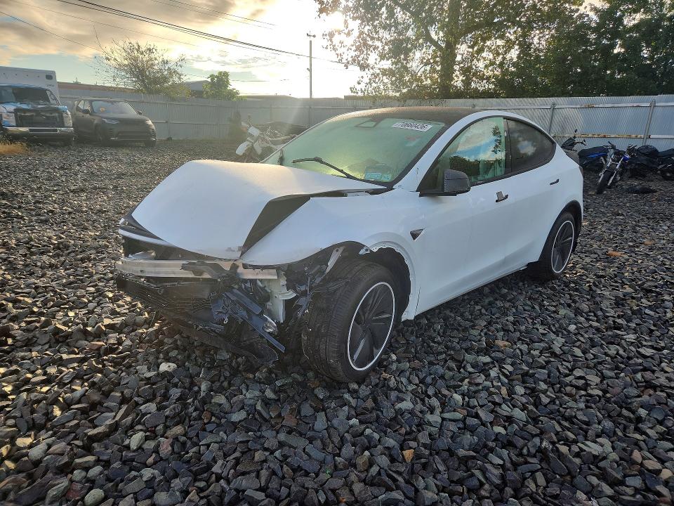 TESLA MODEL Y 2026 with VIN 7SAYGDEEXTA730286 - Photo from auction