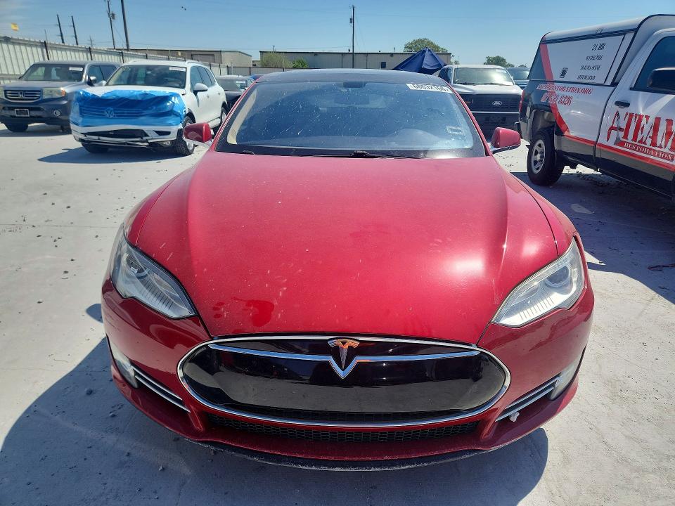 Foto 5 de la subasta – 2013 TESLA MODEL S con VIN 5YJSA1DP4DFP14627