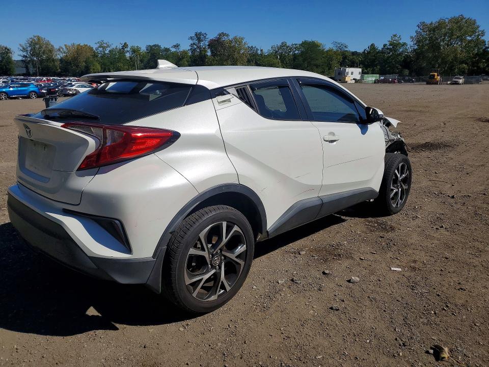 Photo 3 from auction – 2018 TOYOTA C-HR with VIN NMTKHMBX7JR012257