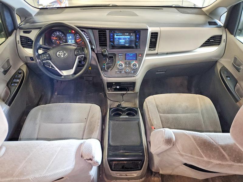 Photo 8 from auction – 2017 TOYOTA SIENNA with VIN 5TDJZ3DC1HS172627