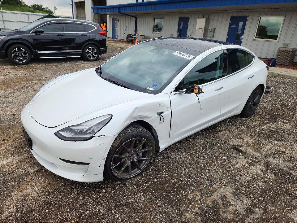 صورة رقم 1 من المزاد - 2019 TESLA MODEL 3 مع VIN 5YJ3E1EB2KF388402