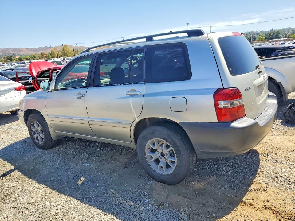 Photo 2 from auction – 2005 TOYOTA HIGHLANDER with VIN JTEGP21A250066372