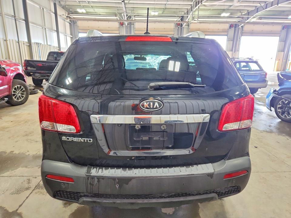 Photo 6 from auction – 2013 KIA SORENTO with VIN 5XYKT3A68DG354403