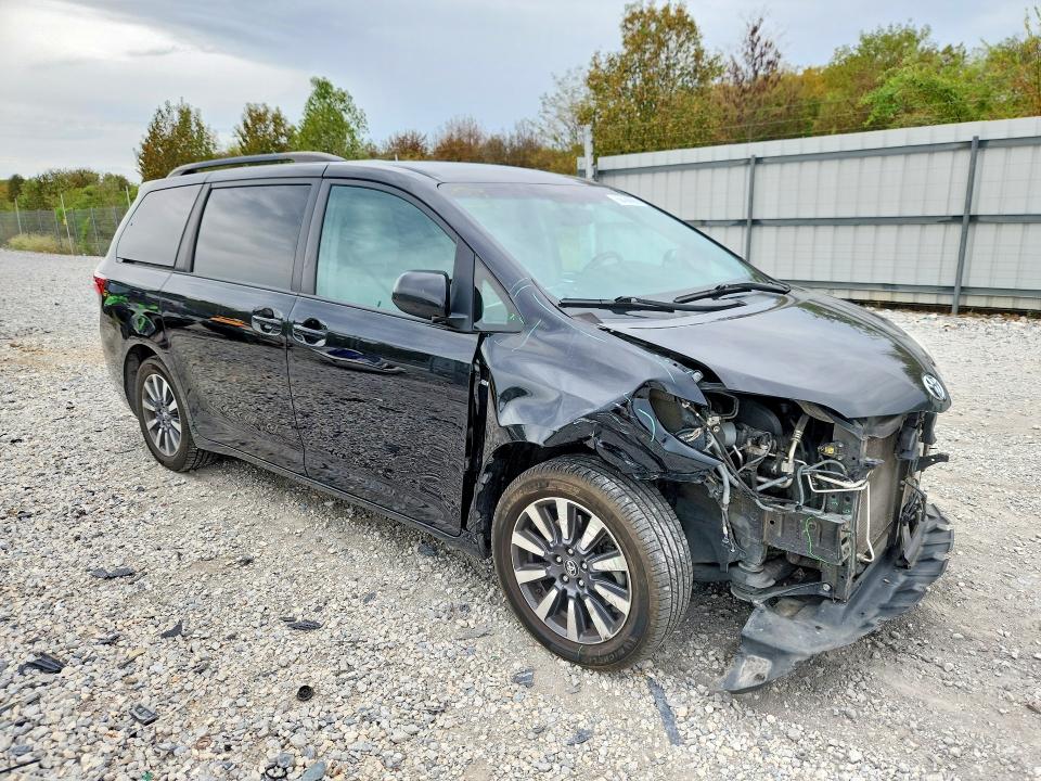 Photo 4 from auction – 2017 TOYOTA SIENNA with VIN 5TDJZ3DC9HS179762