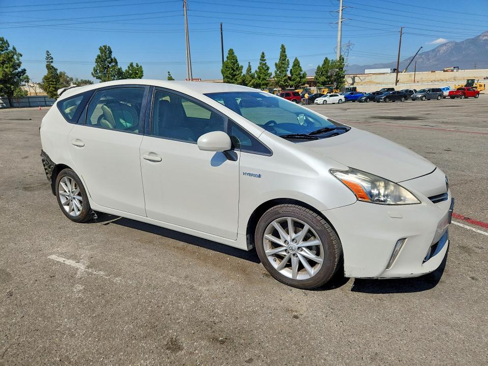 Foto 4 de la subasta – 2014 TOYOTA PRIUS V con VIN JTDZN3EU0E3334444