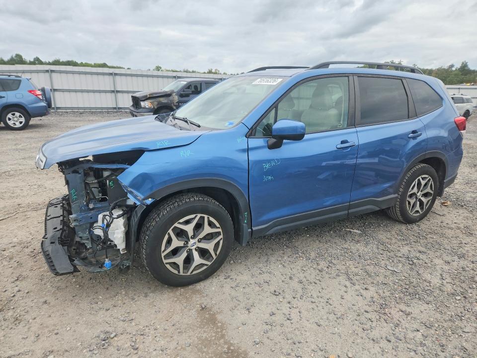 SUBARU FORESTER 2019 with VIN JF2SKAGC2KH559662 - Photo from auction