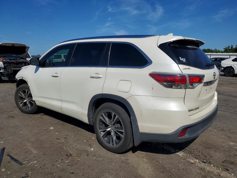 Photo 2 from auction – 2016 TOYOTA HIGHLANDER with VIN 5TDJKRFH6GS332953
