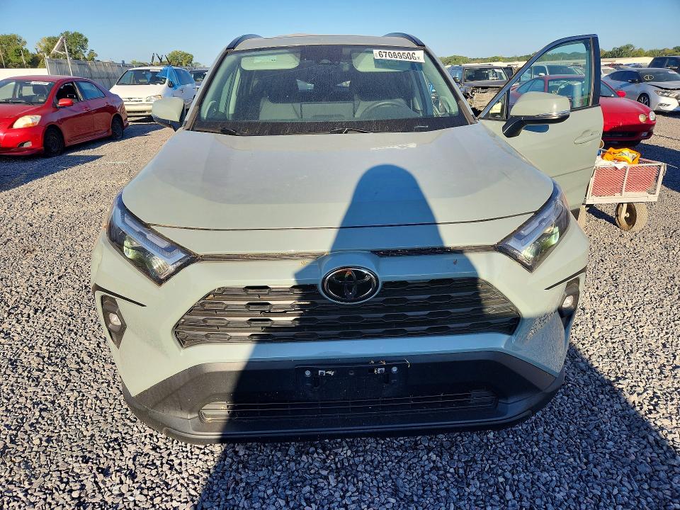 Photo 5 from auction – 2023 TOYOTA RAV4 with VIN 2T3A1RFV5PW362081