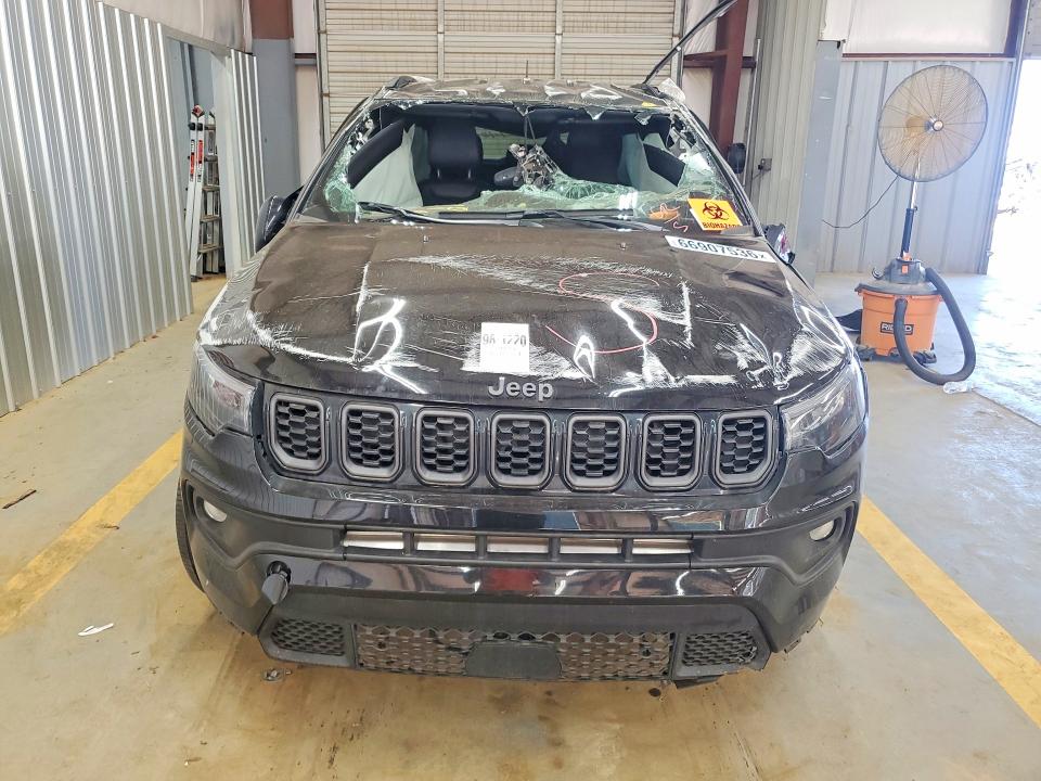 Photo 5 from auction – 2025 JEEP COMPASS with VIN 3C4NJDBN6ST623812