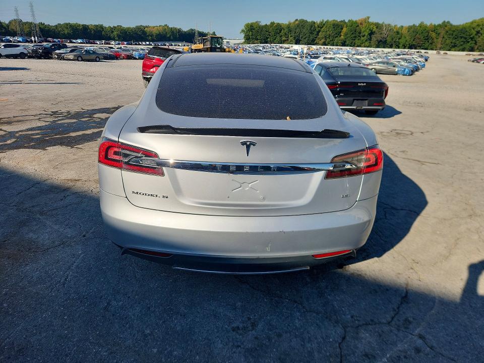 Photo 6 from auction – 2013 TESLA MODEL 3 with VIN 5YJSA1CN6DFP18159