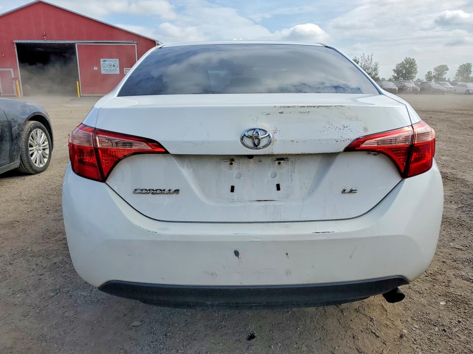 Снимка 6 от търг – 2018 TOYOTA COROLLA с VIN 2T1BURHE3JC019084