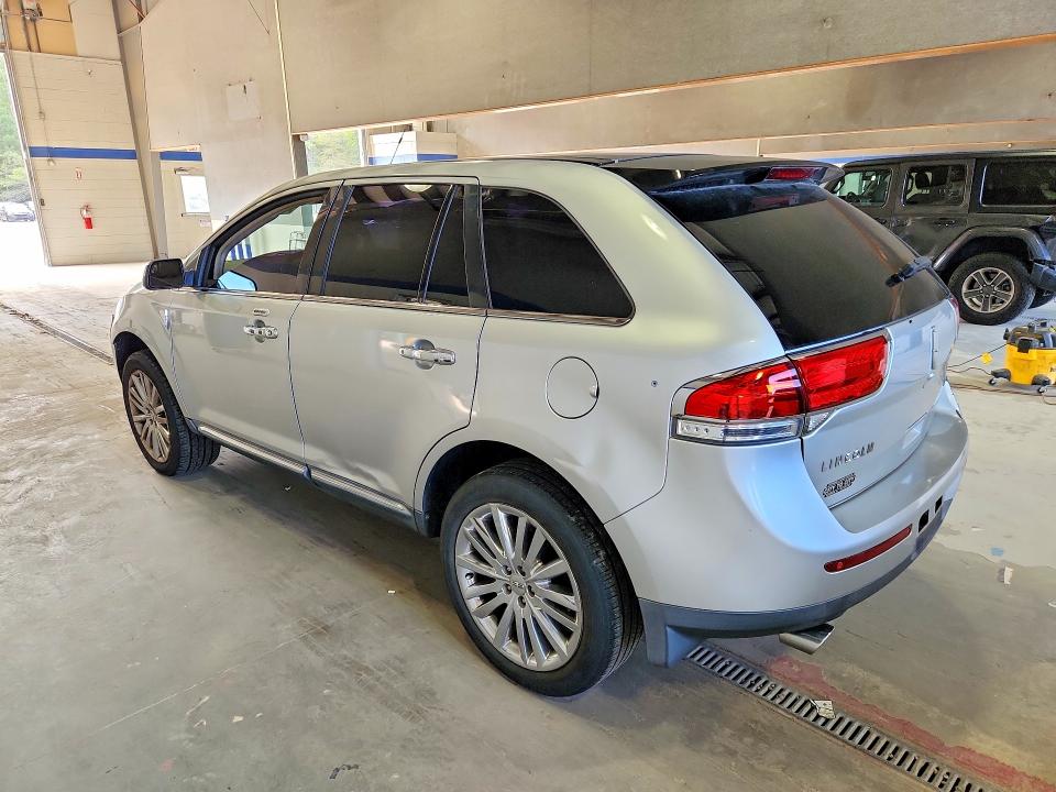 Снимка 2 от търг – 2011 LINCOLN MKX с VIN 2LMDJ6JK1BBJ21851