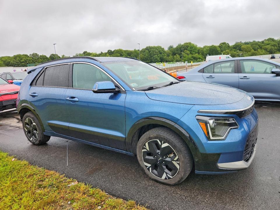 Photo 4 from auction – 2023 KIA NIRO with VIN KNDCR3L1XP5053584