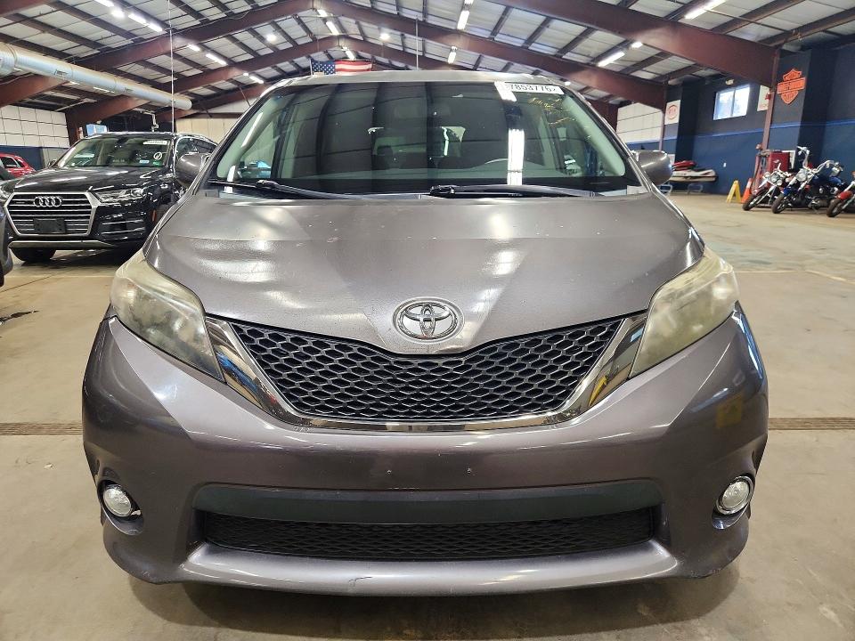 Photo 5 from auction – 2012 TOYOTA SIENNA with VIN 5TDXK3DC4CS188473