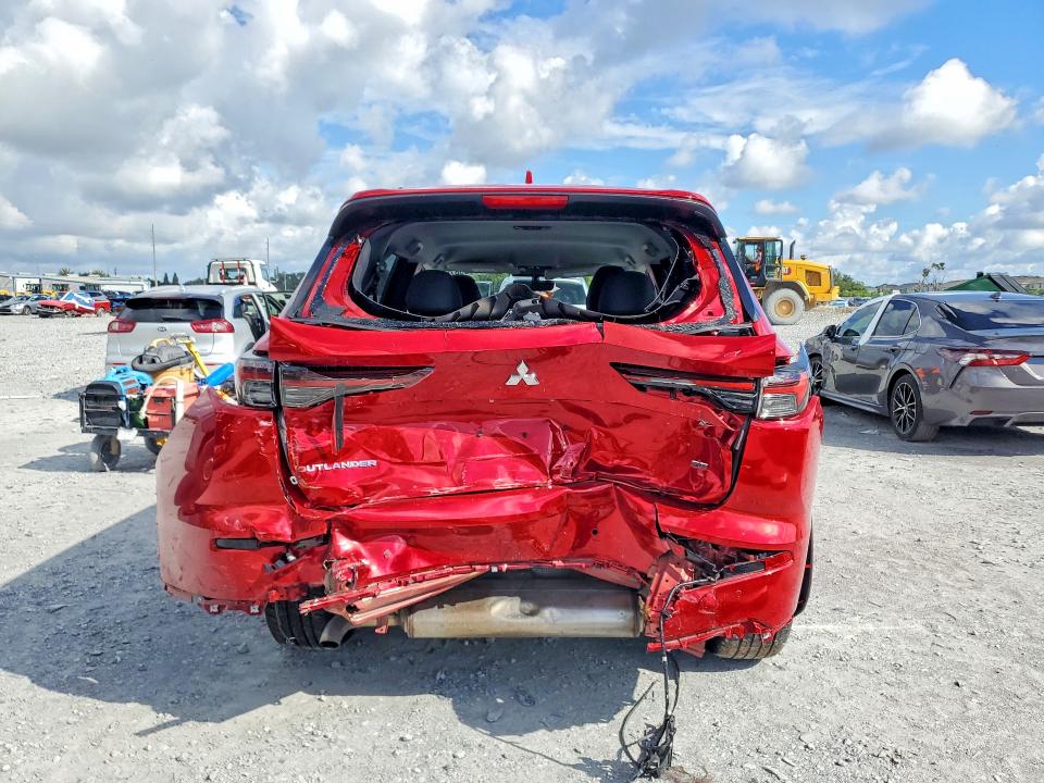 Photo 6 from auction – 2025 MITSUBISHI OUTLANDER with VIN JA4J4VA89SZ057557