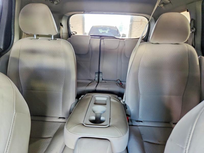 Foto 10 de la subasta – 2016 KIA SEDONA con VIN KNDMB5C10G6189477