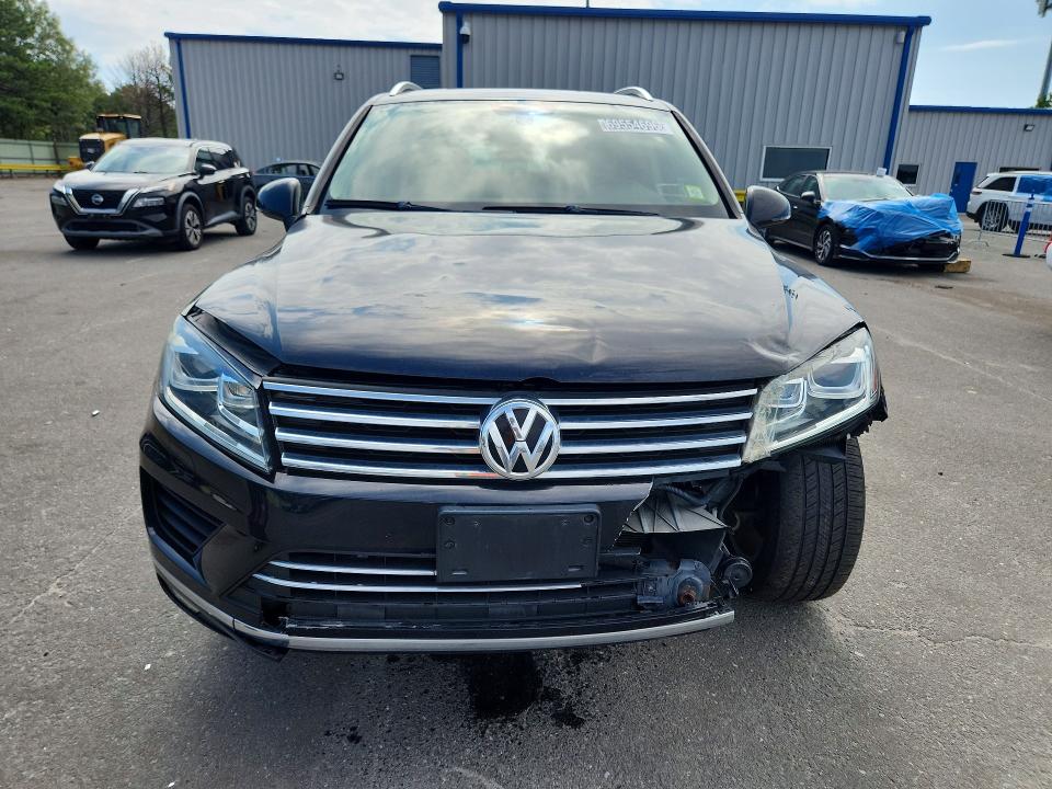 Снимка 5 от търг – 2015 VOLKSWAGEN TOUAREG с VIN WVGEF9BP1FD004381