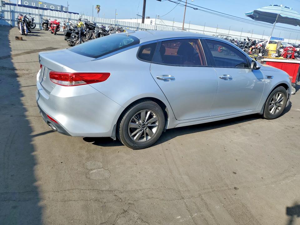 Photo 3 from auction – 2016 KIA OPTIMA with VIN 5XXGT4L11GG070844