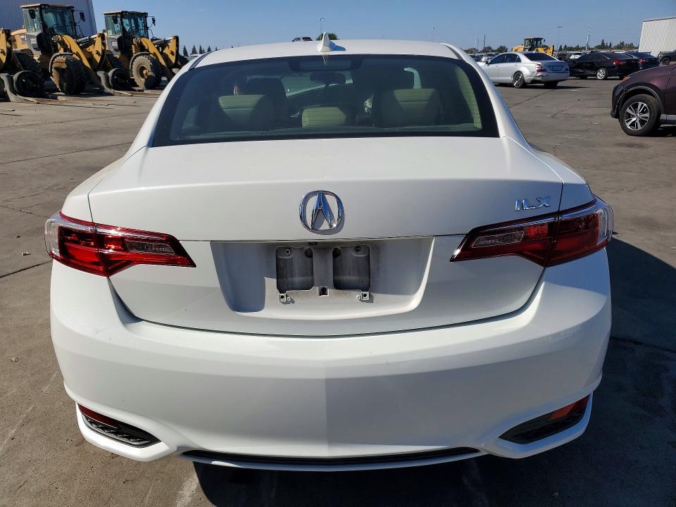 Photo 6 from auction – 2017 ACURA ILX with VIN 19UDE2F72HA015433
