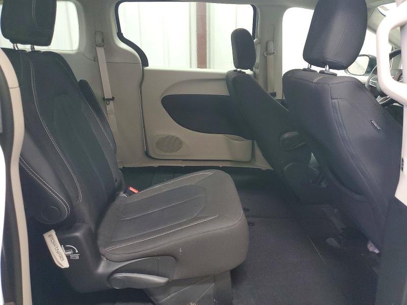 Photo 10 from auction – 2023 CHRYSLER VOYAGER with VIN 2C4RC1CG5PR623627