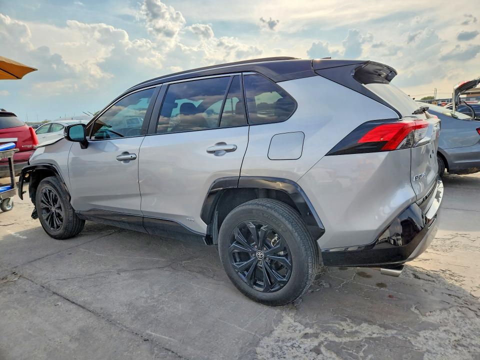Фото 2 с аукциона – 2022 TOYOTA RAV4 с VIN 2T3E6RFV6NW032160