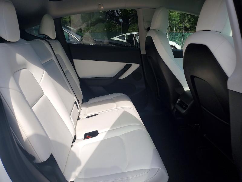 Photo 10 from auction – 2021 TESLA MODEL Y with VIN 5YJYGAEE4MF211394
