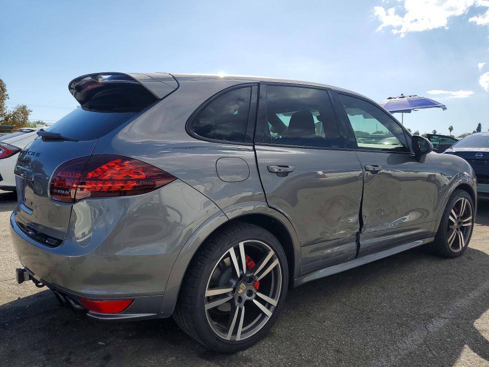 Photo 3 from auction – 2013 PORSCHE CAYENNE with VIN WP1AD2A28DLA79926