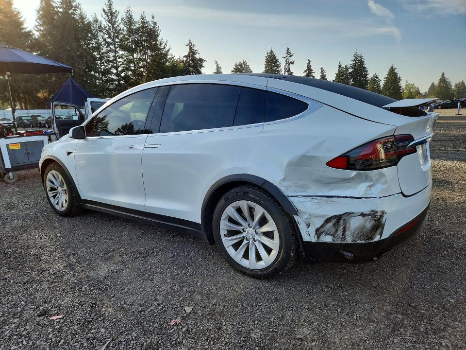 Photo 2 from auction – 2020 TESLA MODEL X with VIN 5YJXCAE27LF238441