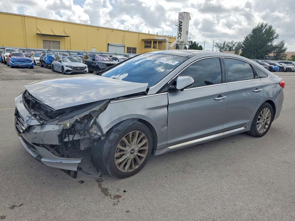 HYUNDAI SONATA 2015 with VIN 5NPE34AF9FH093510 - Photo from auction