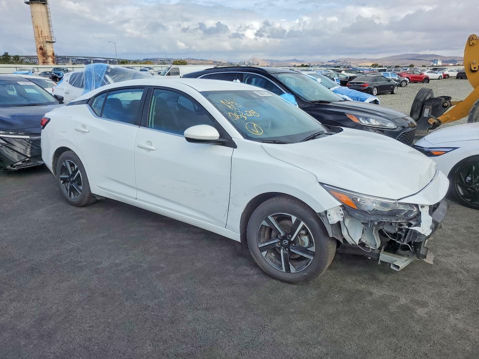 Photo 4 from auction – 2024 NISSAN SENTRA with VIN 3N1AB8CV6RY290576