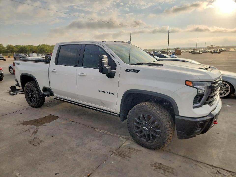 Photo 4 from auction – 2025 CHEVROLET SILVERADO with VIN 2GC4KPEY3S1225443
