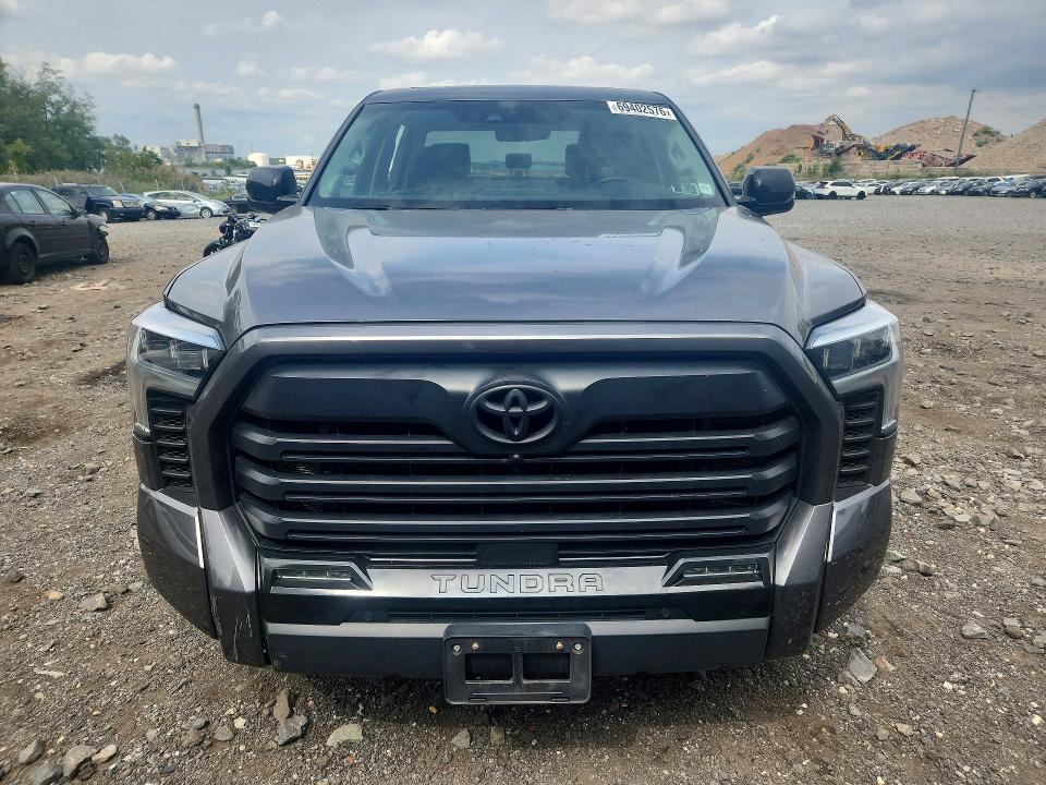 Снимка 5 от търг – 2024 TOYOTA TUNDRA с VIN 5TFWA5EC1RX033617