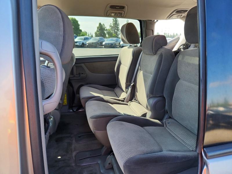 Photo 11 from auction – 2009 TOYOTA SIENNA with VIN 5TDZK23C19S227288