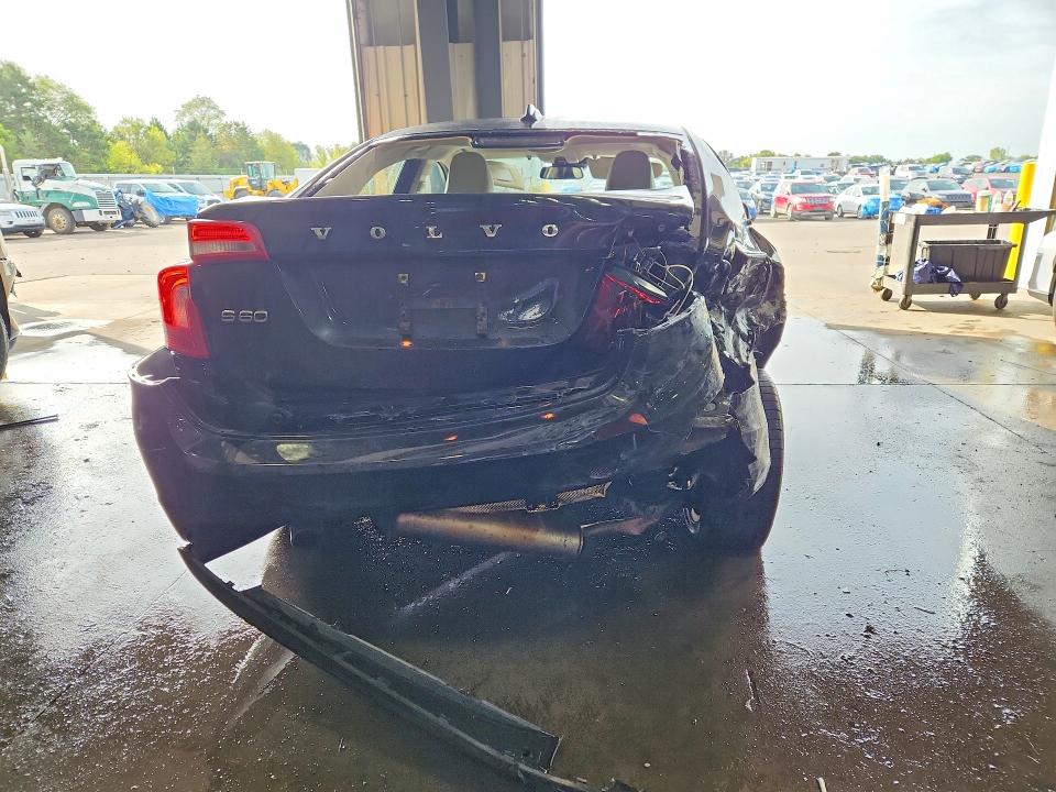 Photo 6 from auction – 2012 VOLVO S60 with VIN YV1902FHXC2087781