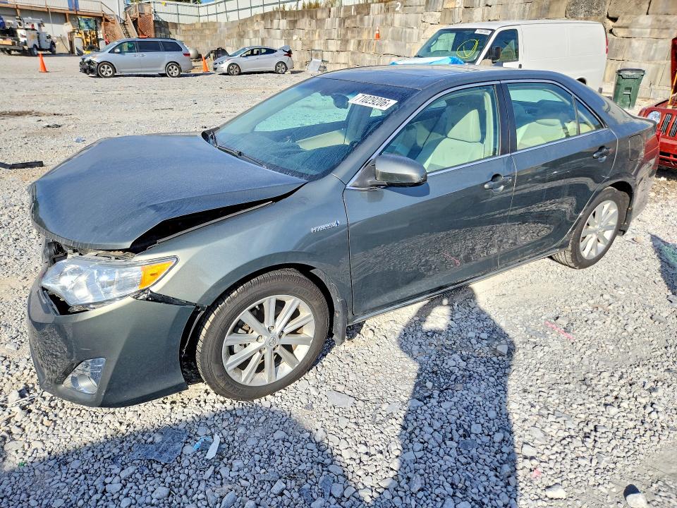 TOYOTA CAMRY HYBRID 2012 с VIN 4T1BD1FK8CU012384 - Снимка от търг