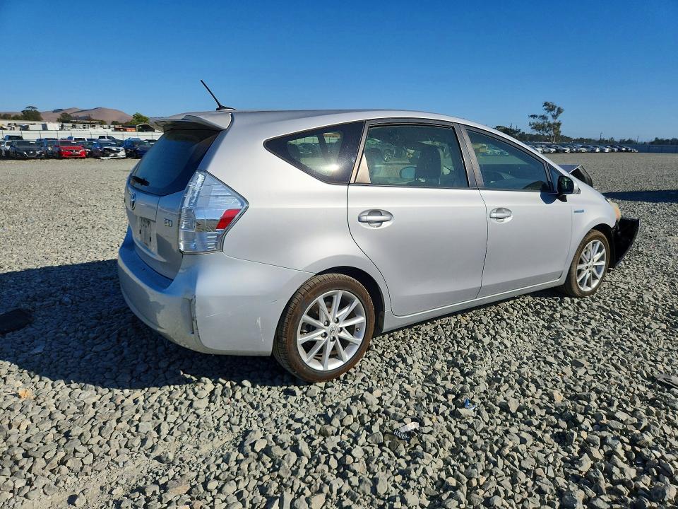 Снимка 3 от търг – 2013 TOYOTA PRIUS V с VIN JTDZN3EU6D3223542