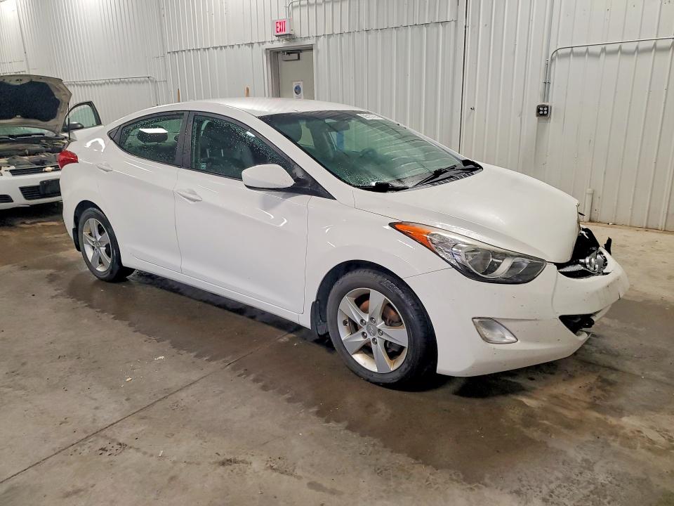 Photo 4 from auction – 2013 HYUNDAI ELANTRA with VIN 5NPDH4AE2DH388711