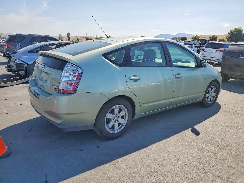 Photo 3 from auction – 2006 TOYOTA PRIUS with VIN JTDKB20UX67081803