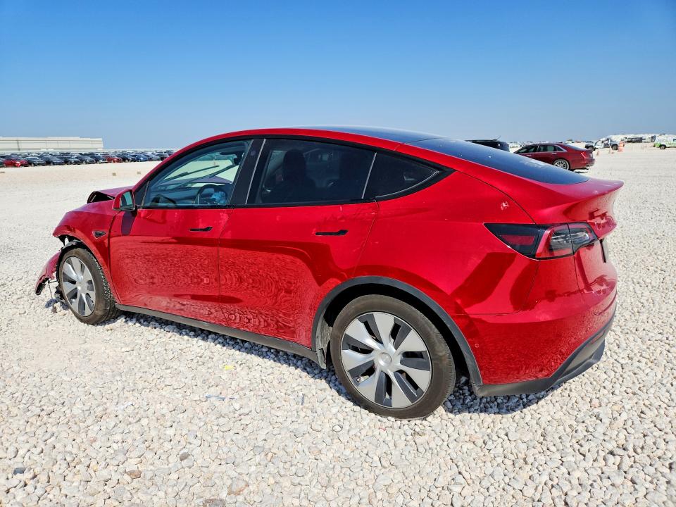 Снимка 2 от търг – 2022 TESLA MODEL Y с VIN 7SAYGAEE2NF517997