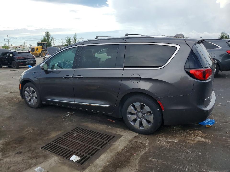Photo 2 from auction – 2018 CHRYSLER PACIFICA with VIN 2C4RC1N72JR159166