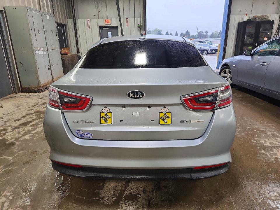 Photo 6 from auction – 2016 KIA OPTIMA with VIN KNAGN4AD9G5094009