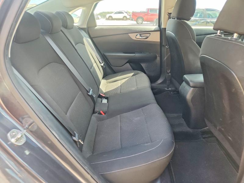 Photo 10 from auction – 2019 KIA FORTE with VIN 3KPF24AD3KE105865