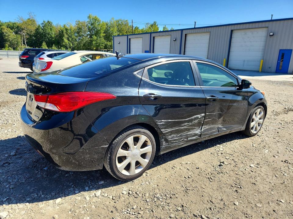 Photo 3 from auction – 2011 HYUNDAI ELANTRA with VIN 5NPDH4AE6BH018746