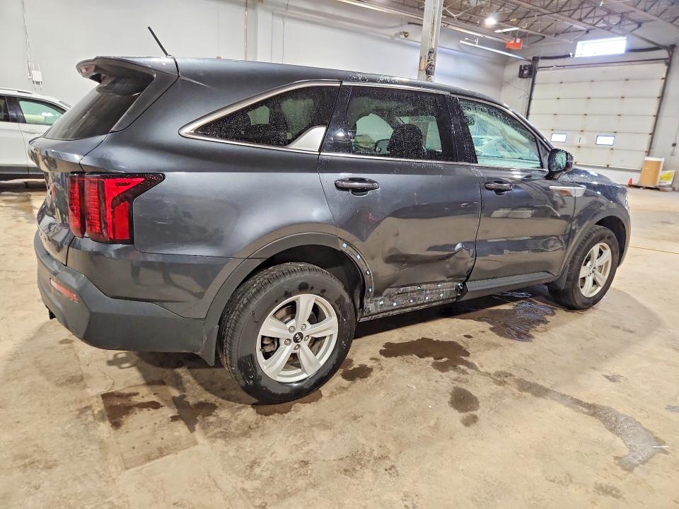 Фото 3 с аукциона – 2021 KIA SORENTO с VIN 5XYRGDLC2MG003689