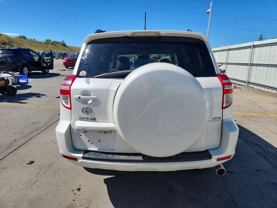 Photo 6 from auction – 2011 TOYOTA RAV4 with VIN 2T3DK4DV0BW041817