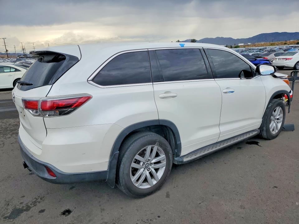 Photo 3 from auction – 2016 TOYOTA HIGHLANDER with VIN 5TDZARFH4GS022497