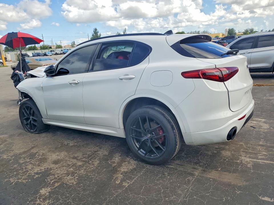 Снимка 2 от търг – 2020 ALFA ROMEO STELVIO с VIN ZASPAJAN2L7C92717