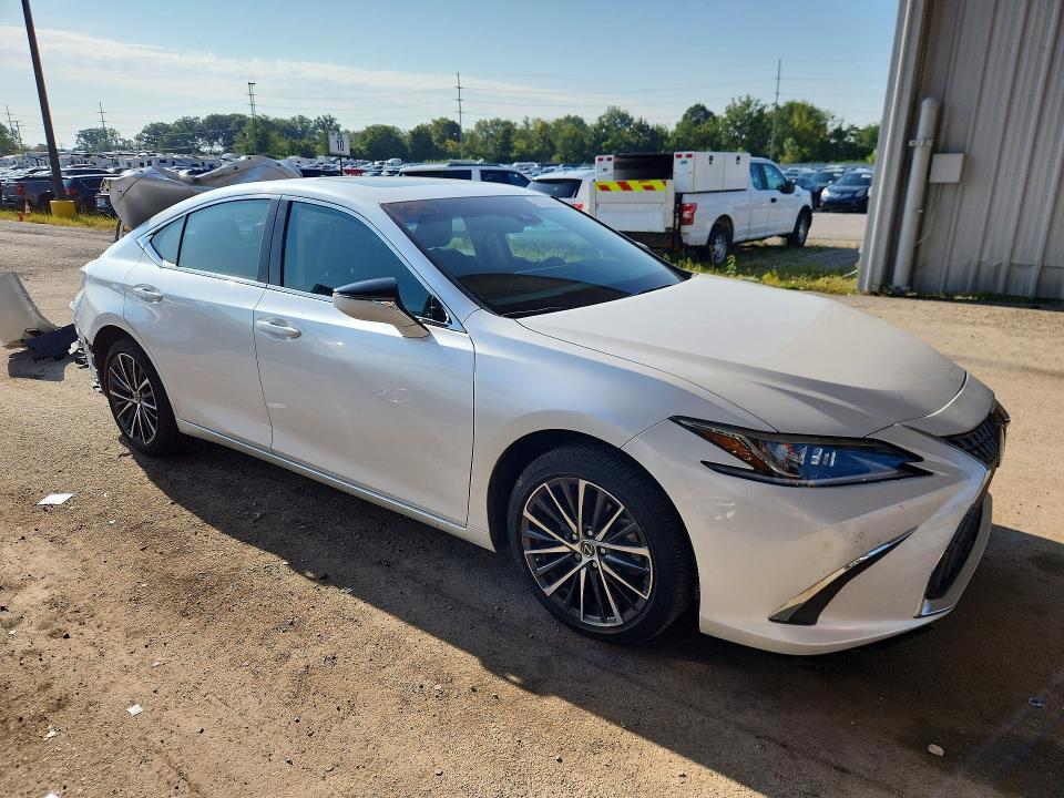 Photo 4 from auction – 2024 LEXUS ES 300H with VIN 58ADA1C1XRU038077